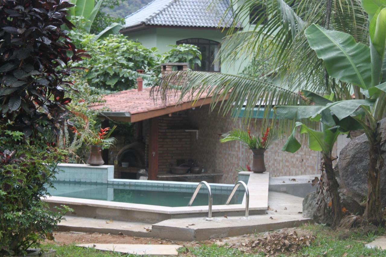 Piscina Climatizada, Jacuzzi E Com Grande Area Verde 우바투바 외부 사진