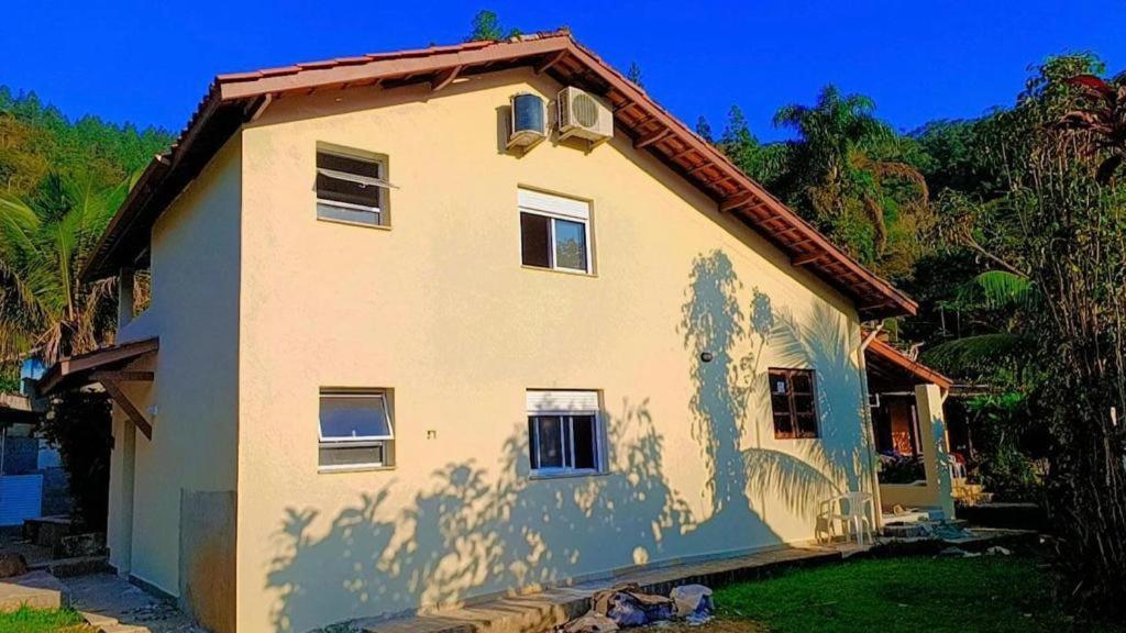 Piscina Climatizada, Jacuzzi E Com Grande Area Verde 우바투바 외부 사진